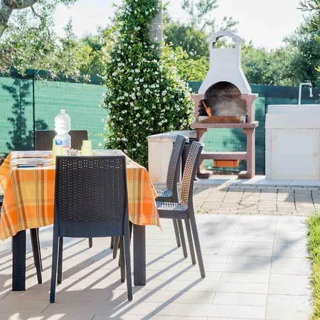Trullo Malvischi With Pool Holiday home