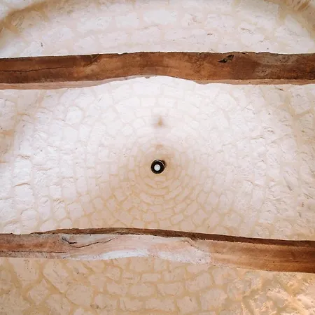 Trullo Malvischi With Pool Holiday home